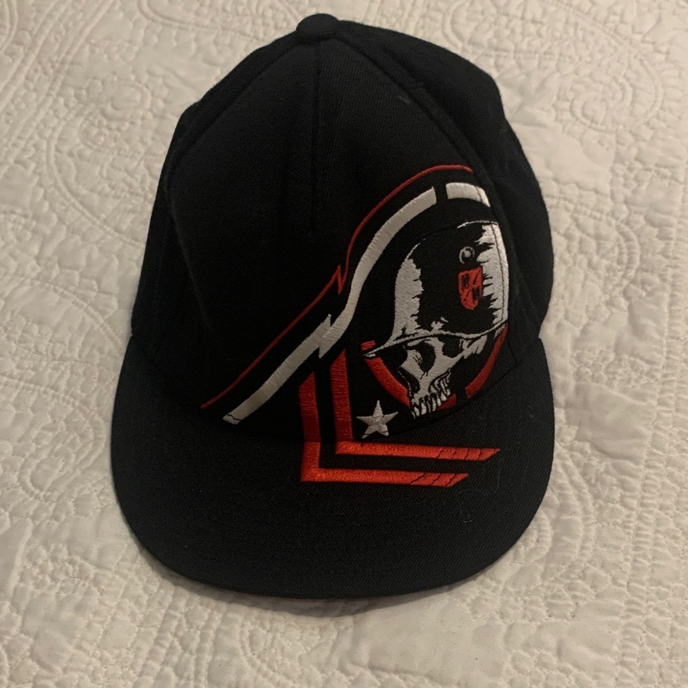 Metal Mulisha FlexFit PreOwned Black Skull Embroidered Acrylic/Wool Kool Cap